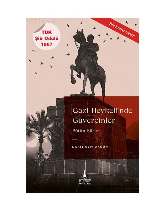 Gazi Heykelinde Güvercinler