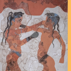Boksörler, Prehistorik Thera: Charm / Anahtarlık